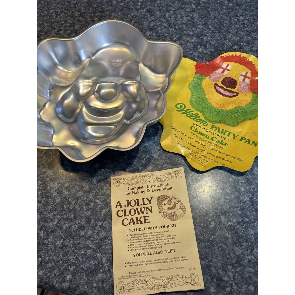 Wilton Clown Cake Pan 1974 (502-275) Cake Pan, Booklet, & Decorating Sheet
